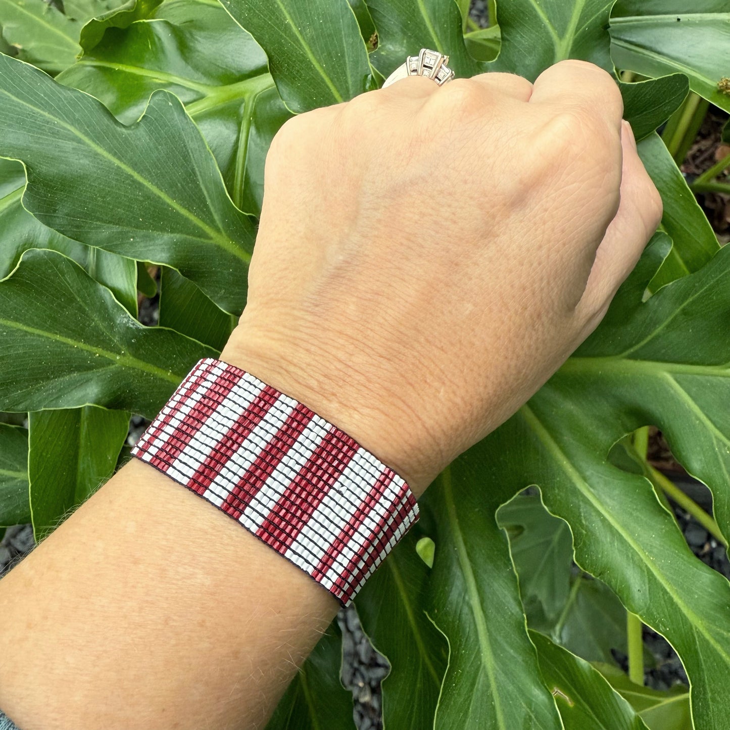 Beaded Bracelet - Vertical Stripes Stretch in Maroon + White