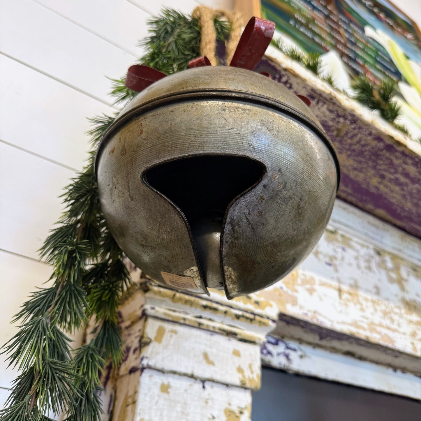 Oversized Round Bell