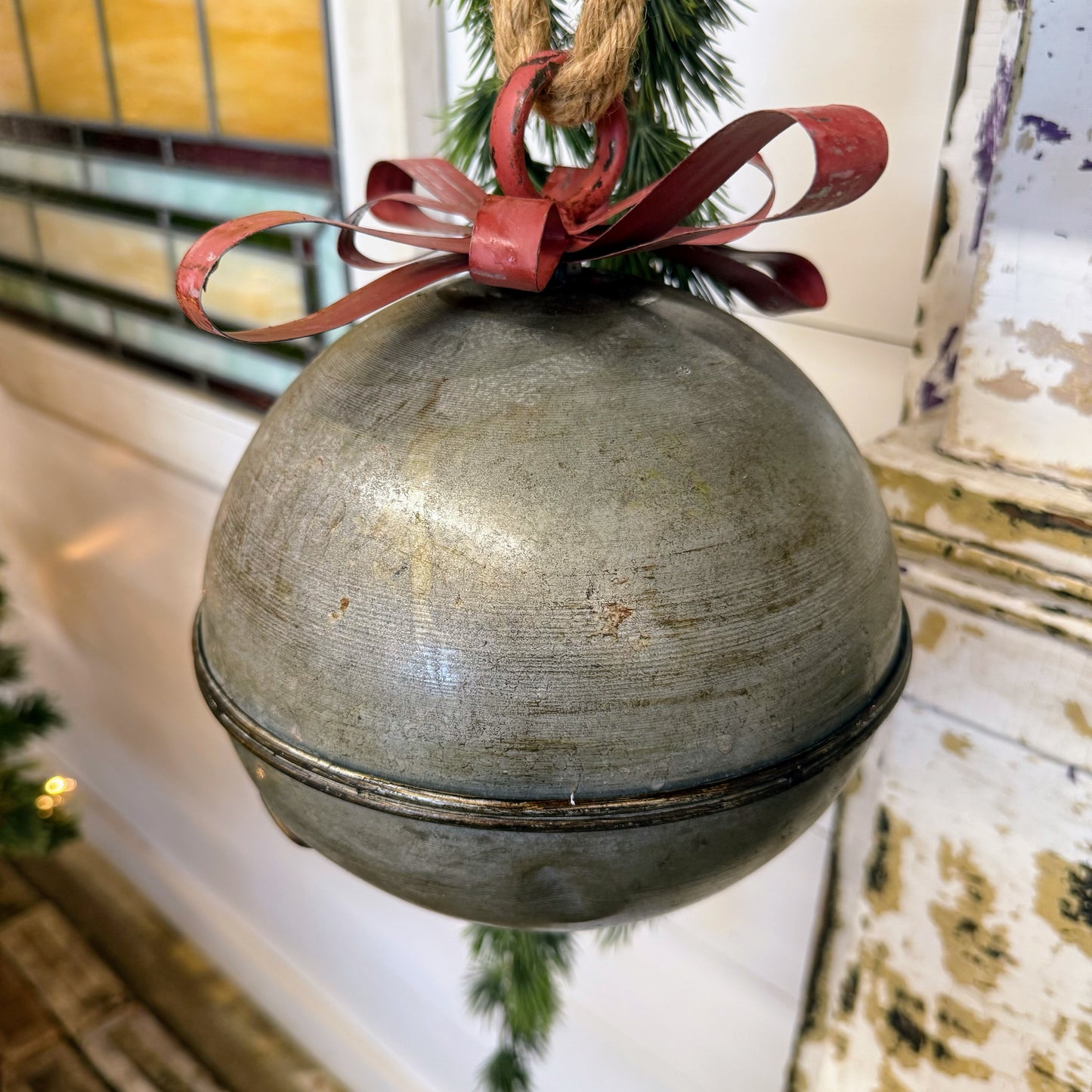 Oversized Round Bell